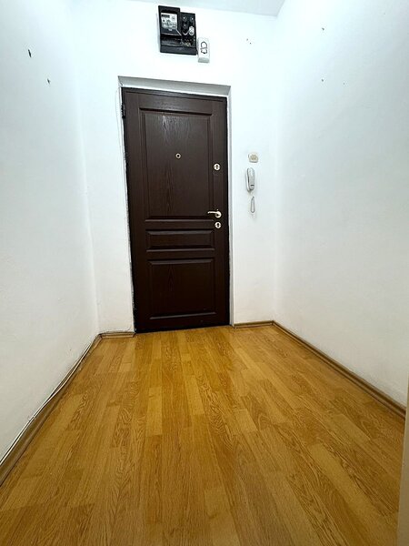Drumul Taberei, Piata Moghioros,